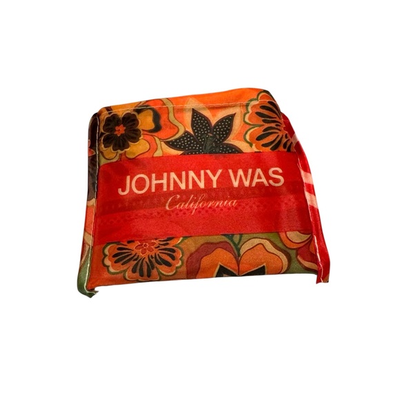 Johnny Was Reusable Nylon
Shopping Tote in Vibrant Floral Design. NWT - Picture 6 of 7